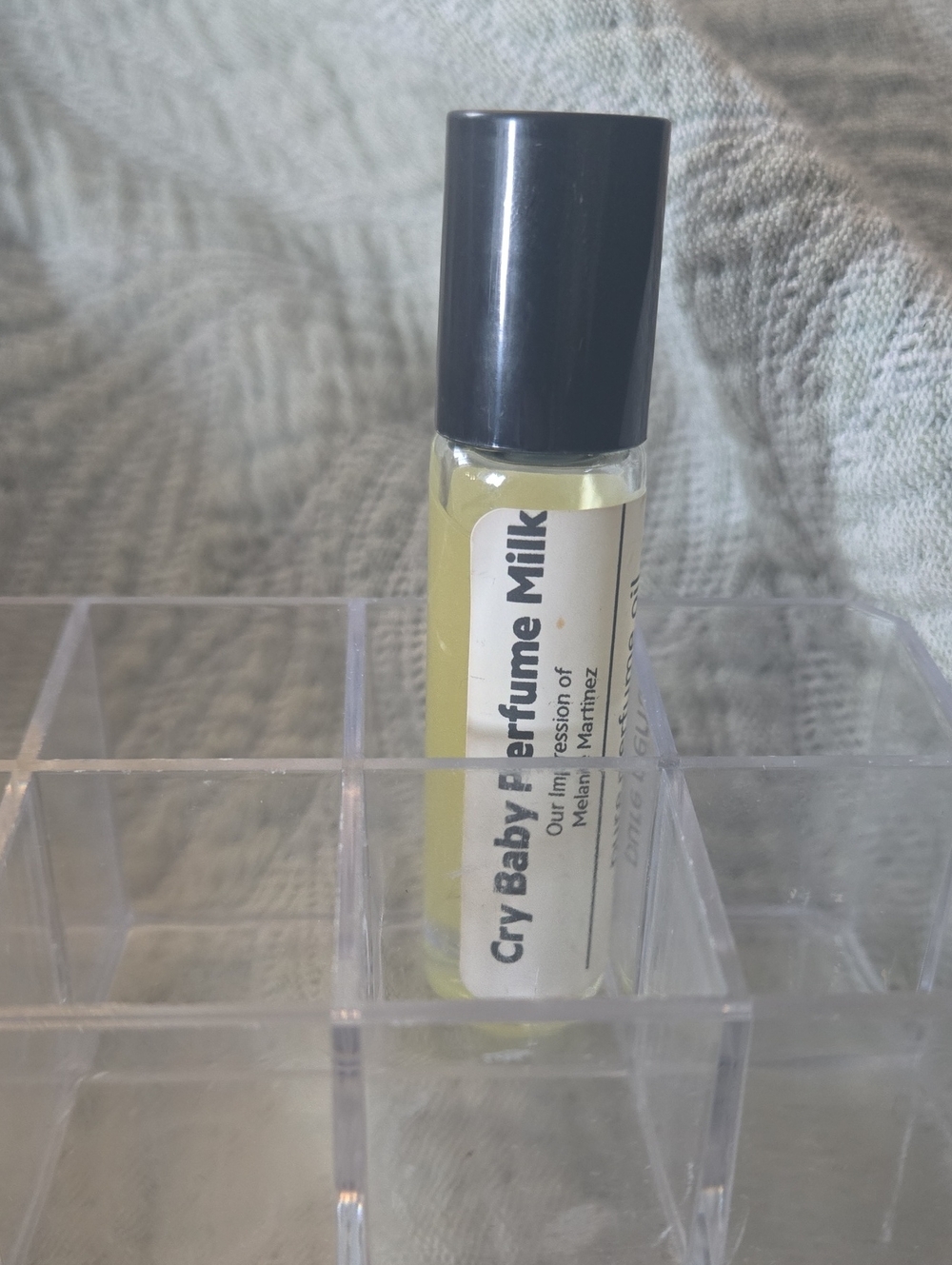 CRY BABY Oil Roll-on Melanie Martinez